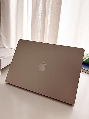 MacBook Air 15", цвет starlight, 8/256gb Состояние отличное, как