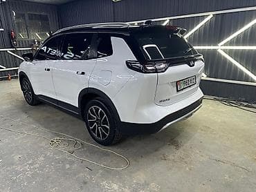 k7 2020: Электрокроссовер Weltmaster W6 2022 (белый кузов с чёрной крышей) — 3