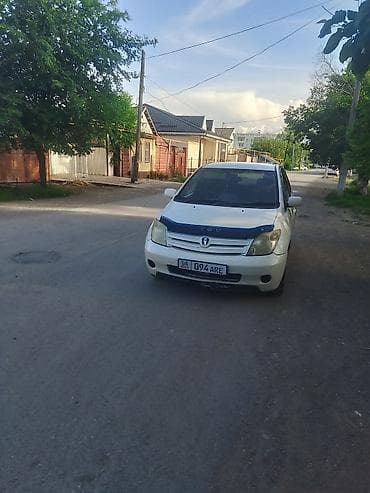 стекло авто: Toyota Ist: 2004 г., Автомат, Бензин, Хэтчбэк — 4