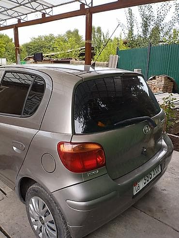 Toyota Yaris: 2004 г., Хэтчбэк — 5
