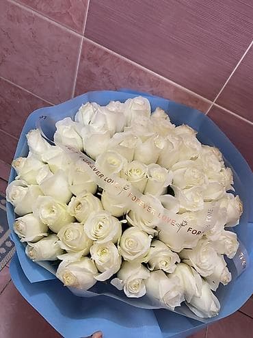 Букет из белых роз - Состав: крупные белые розы классической формы