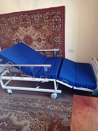 Функциональная медицинская кровать с матрасом - Регулируемые секции