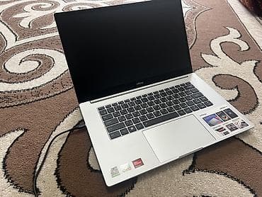 Infinix XBOOK 15 (модель YL51A5) — это бюджетный 15,6-дюймовый ноутбук