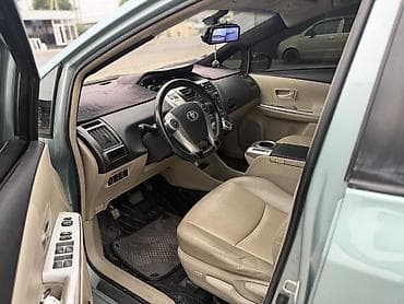 катализатор к 5: Toyota Prius V: 2013 г., 1.8 л, Вариатор, Гибрид, Универсал — 8