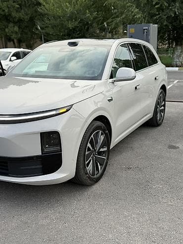 удлинённая: Lixiang L6: 2025 г., 1.5 л, Автомат, Гибрид, Кроссовер — 2