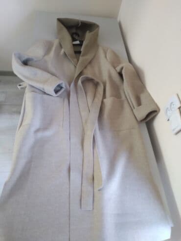 брендовые кардиганы: Кардиган с капюшеном.
Ткань кашемир.
Размер 54/56
Цена 2000 сом — 2