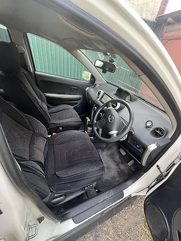 Toyota: Toyota Ist: 2003 г., 1.5 л, Автомат, Хэтчбэк — 5
