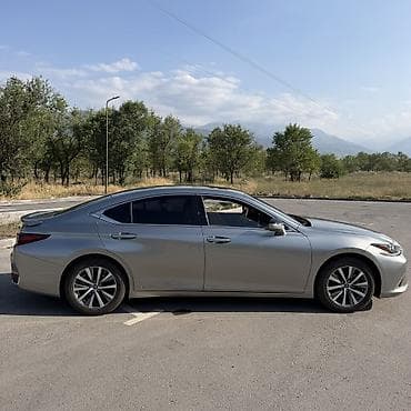 гибрид лабо: Lexus ES: 2020 г., Гибрид — 3