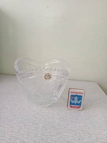 стеклянные посуды: Вазы хрустальные новые по пять штук в коробке. Набор больших ваз - — 7