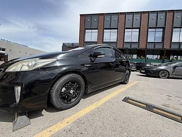 солярис 2015: Toyota Prius: 2015 г., 1.8 л, Вариатор, Гибрид, Хэтчбэк — 2