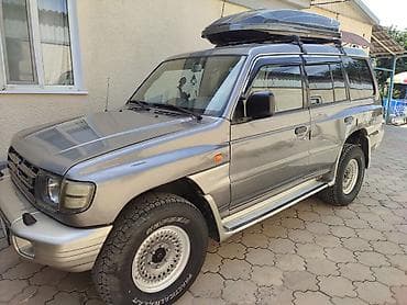 Mitsubishi Pajero: 2000 г., 3 л, Автомат, Бензин, Внедорожник — 1