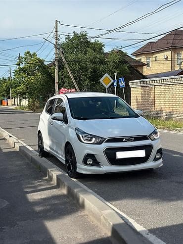 Chevrolet Spark: 2017 г., 1 л, Вариатор, Бензин, Хэтчбэк