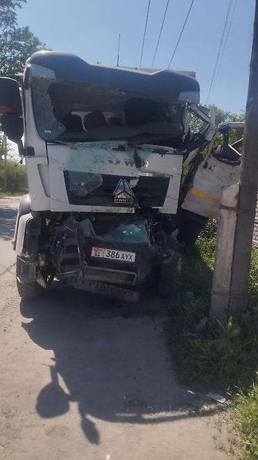 Автозапчасти: Кузов бортовой Howo — 1