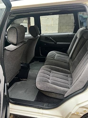 Продаётся салонный комплект для автомобиля: задний и передние сиденья