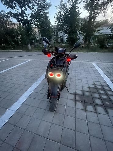 150 куб Бензин
- LED‑габариты и стоп‑сигналы, повторители поворота.

-