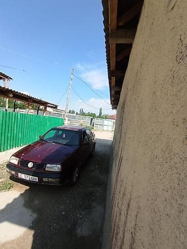 Продажа авто: Volkswagen Vento: 1993 г., Седан — 5
