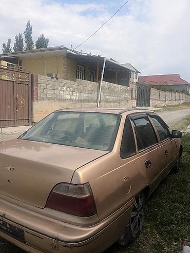 v klass: Daewoo Nexia: 2001 г., Седан — 3