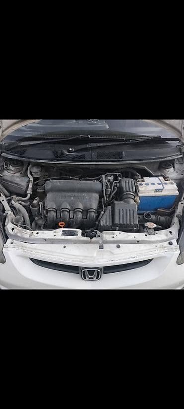 Продажа авто: Honda Fit: 2004 г., 1.3 л, Вариатор, Бензин, Хэтчбэк — 4