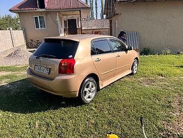 red cell: Toyota Corolla: 2004 г., Автомат, Бензин, Хэтчбэк — 2