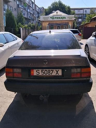 Унаа: Volkswagen Passat: 1988 г., Кол менен иштөөчү, Бензин, Седан — 3