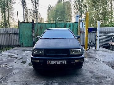 Volkswagen Vento: 1992 г., 1.8 л, Механика, Бензин, Седан — 4