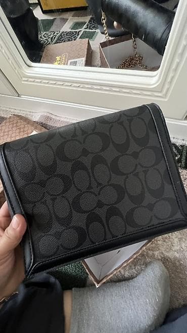 Поясные сумки, бананки: Сумка Coach, цвет Black, фирменный монограмный принт Signature C — 6