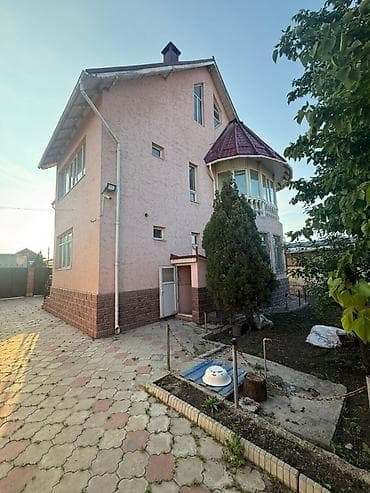 особняк в бишкек: 🏡 Продаётся: 2-этажный особняк — 300 м² 📍 Локация: Бишкек, ж/м — 2