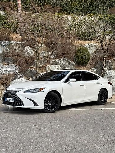 Lexus: Lexus ES: 2023 г., 2.5 л, Автомат, Гибрид, Седан — 1