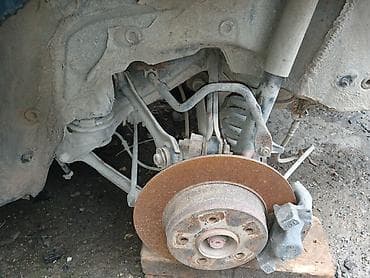 e class: Кузовной донор/разбор на запчасти — седан темно‑зеленого цвета (класс — 7