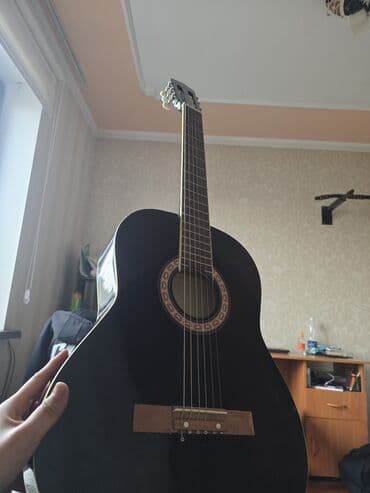 Гитара акустическая