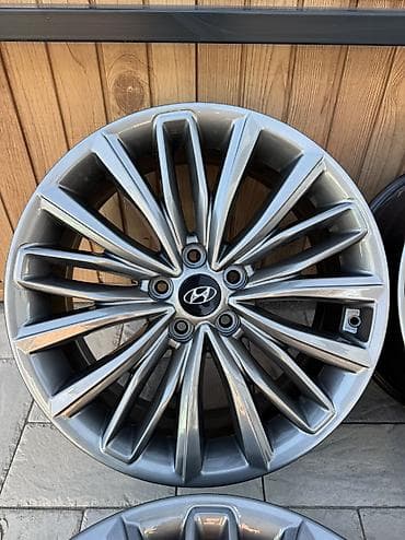 Диски: Литые Диски R 19 Hyundai, Комплект, отверстий - 5, Б/у — 4