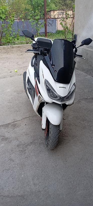 Макси-скутер 150 куб. см, Бензин