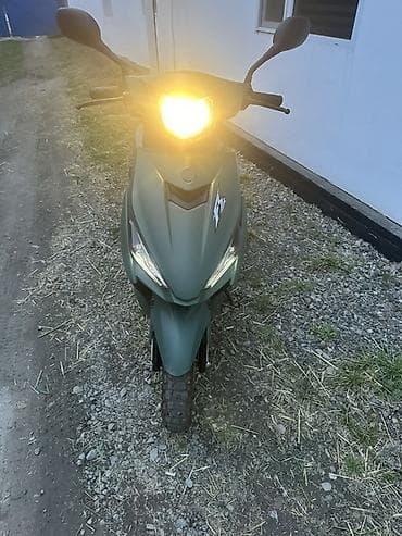 полуавтомат без газа: Тип скутера 150 куб. см, Бензин, Новый — 7