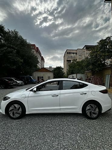 салквн тор: Hyundai Elantra: 2020 г., 1.6 л, Автомат, Гибрид, Седан — 4