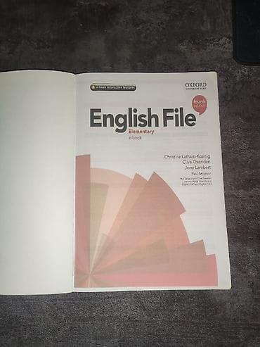 gram: English File Elementary + Workbook — комплект для начинающих от Oxford — 2