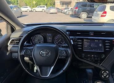 сед: Toyota Camry: 2018 г., 2.5 л, Автомат, Бензин, Седан — 3