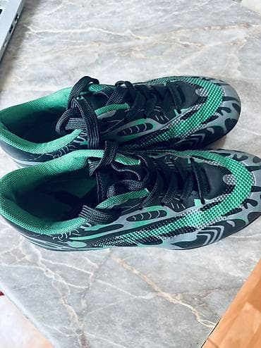 бутсы железки: Футбольные бутсы для игры на натуральном/искусственном газоне - Тип — 1