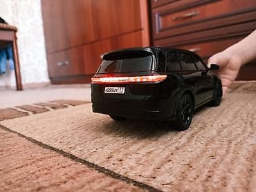 rc модели: Радиоуправляемая модель кроссовера (масштаб примерно 1:14–1:16), цвет — 4