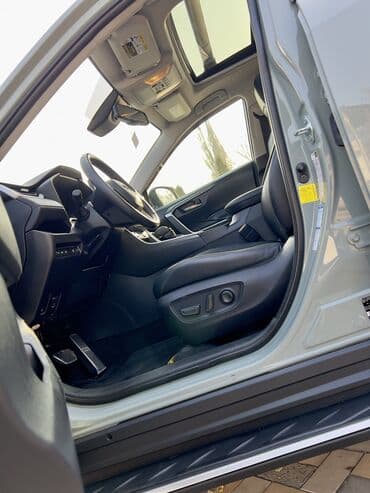 авто в аренду с последующим выкупом в бишкеке: Toyota RAV4: 2021 г., 2.5 л, Вариатор, Гибрид, Кроссовер — 5