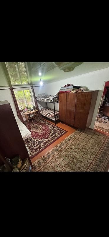 дом барачной: 65 м², 4 комнаты, Без подселения — 2