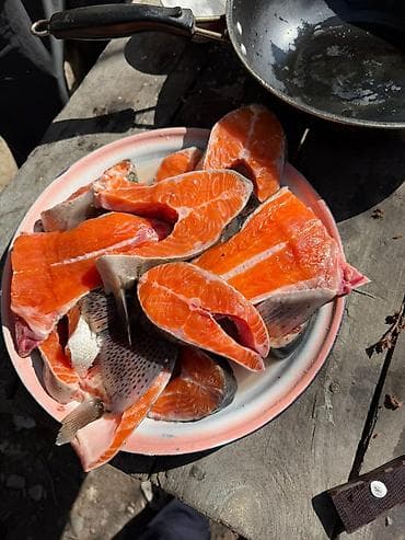 Продукты питания: Форель радужная, охлаждённая, неразделанная (целая рыба в ящике). На — 2