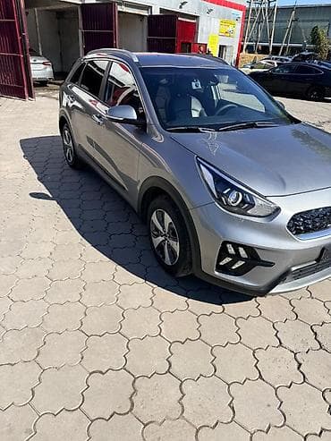 Продажа авто: Kia Niro: 2021 г., 1.6 л, Автомат, Гибрид, Кроссовер — 2
