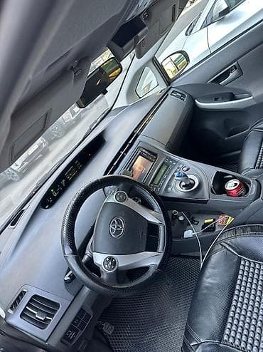 Продажа авто: Toyota Prius: 2012 г., Вариатор, Бензин — 6