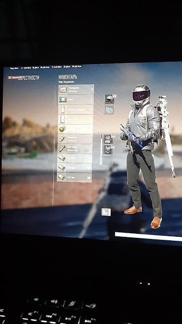 Игровой ноутбук ASUS ROG (серия ROG, черный металл, фирменный логотип — 8