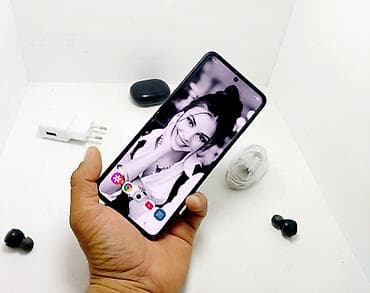 адаптер: Samsung Galaxy Z Flip 3, Б/у, 128 ГБ, цвет - Черный, 1 SIM, 2 SIM, eSIM — 2