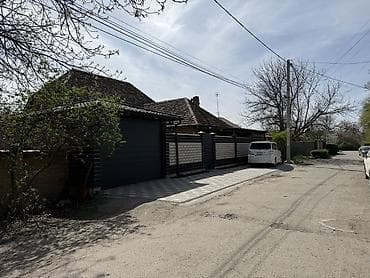 мансард: Продаётся добротный частный дом, по документам 5 соток по факту 6, дом — 2