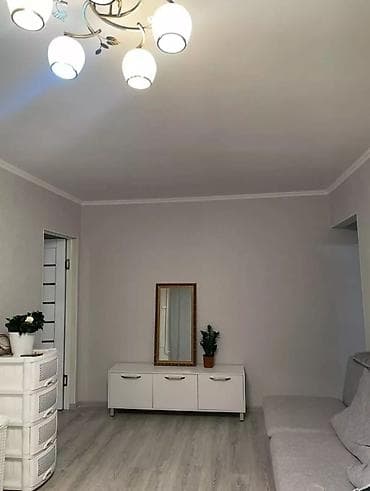 Батирлер: 2 бөлмө, 4 м², 7-мкр 104-серия, 1 кабат, Евро оңдоо — 2