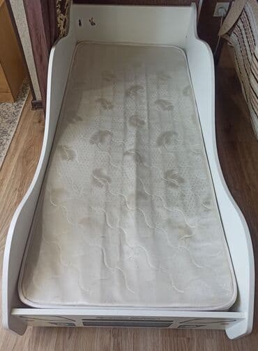 советскую детскую кроватку: Детская кроватка в отличном состоянии
6500 — 3