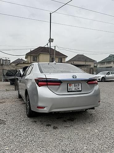 купить гибридный автомобиль: Toyota Corolla: 2019 г., 1.8 л, Вариатор, Гибрид, Седан — 4