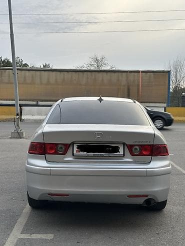 Продажа авто: Honda Accord: 2003 г., 2 л, Механика, Бензин, Седан — 4